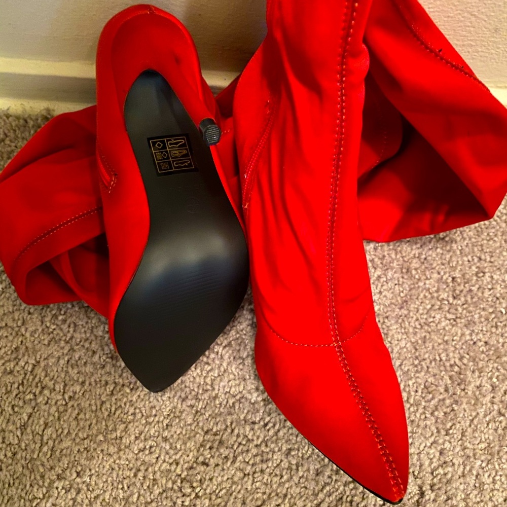 Red Thigh High point toe heels 🔥